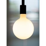 Ampoule globe opale G150 E27 8W dimmable