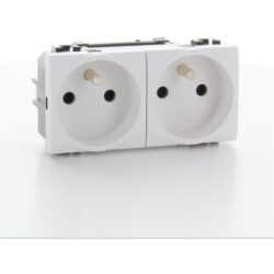 Détails visibles de Double prise précâblée blanche 16A 250V pour Prises doubles