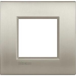 Plaque de finition 2 modules titane brossé avec ouverture centrale carrée