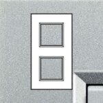 BTICINO - LivingLight - Plaque rectangulaire 2x2 modules 71mm Tech - LNA4802M2TE