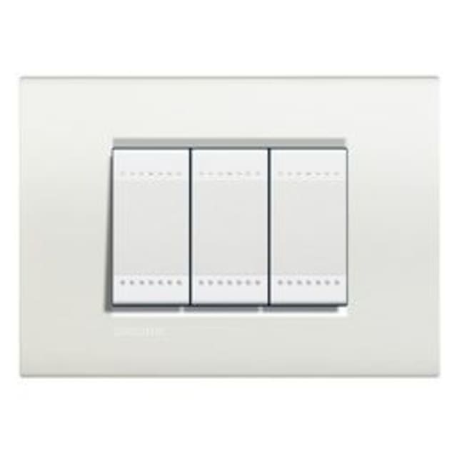 BTICINO - LivingLight - Plaque rectangulaire 3 modules blanc - LNA4803BI BTICINO - LivingLight - Plaque rectangulaire 3 modules blanc - LNA4803BI