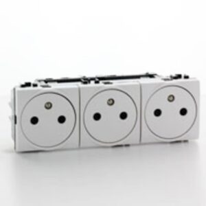BTICINO - LivingLight triple prise précâblée affleurante - 3x 2P+T 16A 250V blanc - N4142M3AF