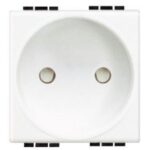 BTICINO - Prise Light - 2P - 10/16A - 250V - contacts protégés - 2 modules - CEBEC - N4143