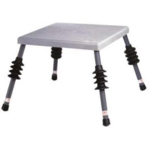 Tabouret isolant extérieur 24 kV hauteur 350 mm à quatre pieds isolés