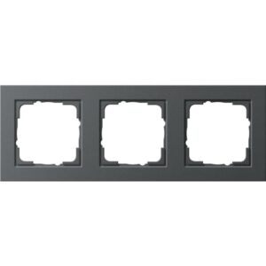 Cadre de finition triple anthracite avec trois ouvertures carrées pour appareillage électrique