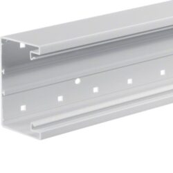 Socle de goulotte PVC 65x100 mm blanc, configuration visible