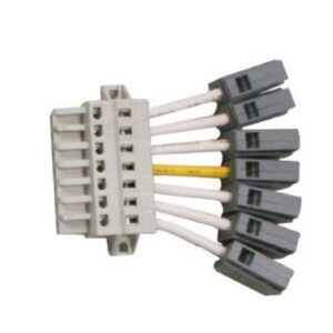 Connecteur mâle 8 pôles 230V 15A avec fils et cosses serties