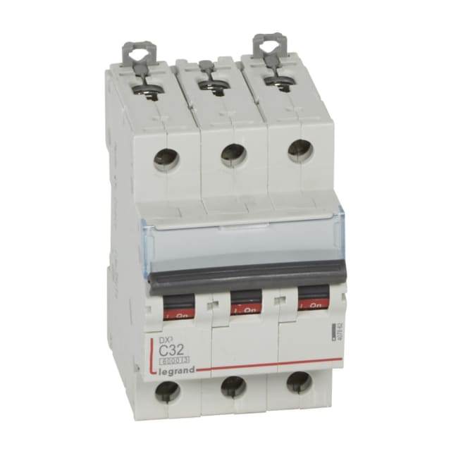 LEGRAND - Disjoncteur DX³ 6000A/10kA 3P C32 400V 3 modules - 407862 LEGRAND - Disjoncteur DX³ 6000A/10kA 3P C32 400V 3 modules - 407862