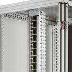LEGRAND - Jeu de 2 montants pour armoire Altis - 047480