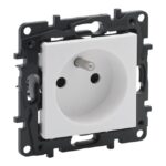 LEGRAND - Niloé prise 2P+T-16A-250V à griffes-blanc - NNP3100WH