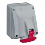 LEGRAND - Socle saill. 400V - 32A - 3P+T IP 44 - P17 Tempra Pro - 555258