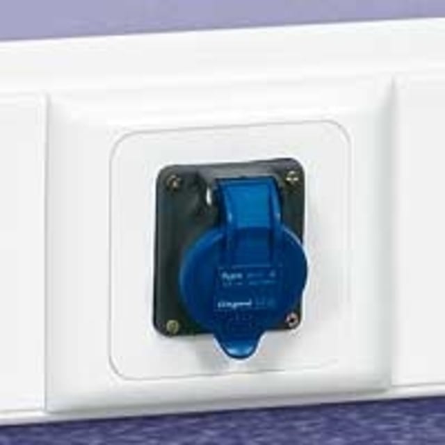 LEGRAND - Support pr prise industrielle DLP design 50x150 et 65x150mm - 010900 LEGRAND - Support pr prise industrielle DLP design 50x150 et 65x150mm - 010900