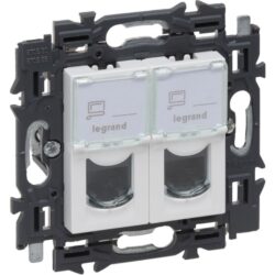 Double prise RJ45 Cat 6 UTP blanc mat, configuration visible