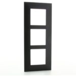 LEGRAND - Valena Next plaque 3 postes vert entraxe 57mm noir - 741159
