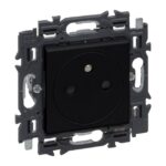 LEGRAND - Valena Next prise 2P+T 16A affl. appareil complet noir à griffes - 741730