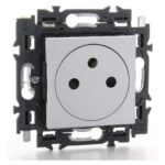LEGRAND - Valena Next prise 2P+T 16A affleurante appareil complet alu à griffes - 741630
