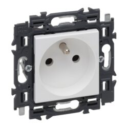 LEGRAND - Valena Next prise 2P+T 16A appareil complet blanc à griffes - 741520