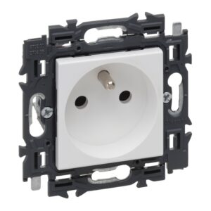 LEGRAND - Valena Next prise 2P+T 16A appareil complet blanc à griffes - 741520