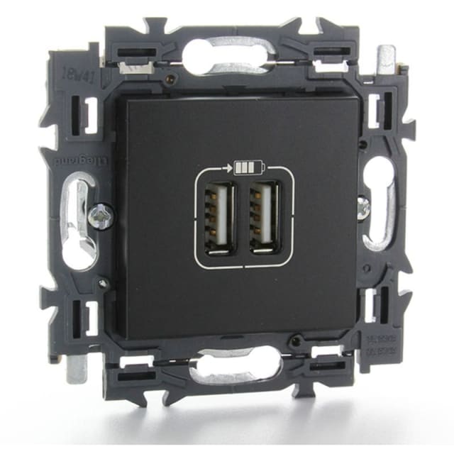 LEGRAND - Valena Next prise USB double type A appareil complet noir à griffes - 741734 LEGRAND - Valena Next prise USB double type A appareil complet noir à griffes - 741734