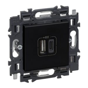 LEGRAND - Valena Next prise USB double type A+C appareil complet noir à griffes - 741736