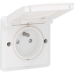 NIKO - Prise en saillie 2P+T 16A 250VAC