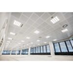 Dalle LED encastrée 600x600 avec diffuseur microprismatique UGR16 en 4000K pour plafond modulaire