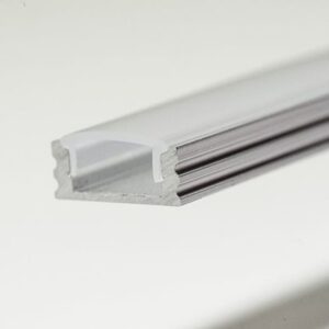 Profilé aluminium argenté pour ruban LED 7 mm 2 m avec diffuseur et rainure de fixation