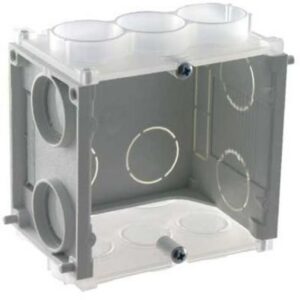 Boîte encastrable plastique carrée avec trous de passage circulaires et vis de fixation