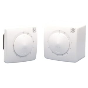 SOLER EN PALAU - Régulateur électronique de tension encastré/apparent - 550VA - 2
