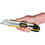 Cutter FatMax 25 mm avec molette de blocage et lame rétractable