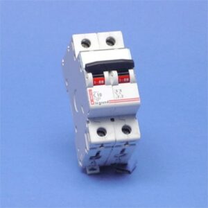 Disjoncteur 2 pôles C10 3 kA 400 V, configuration visible