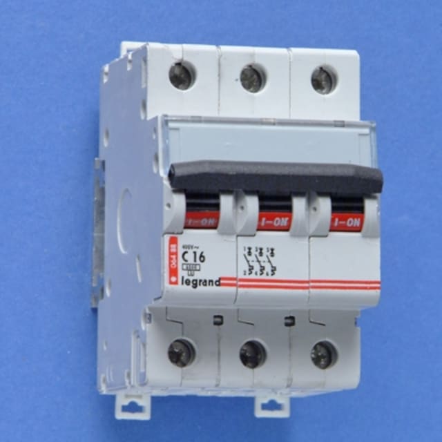 LEGRAND - Disj. DX - 6 kA - 3p c16 3 mod Lexic 400 V - 006488