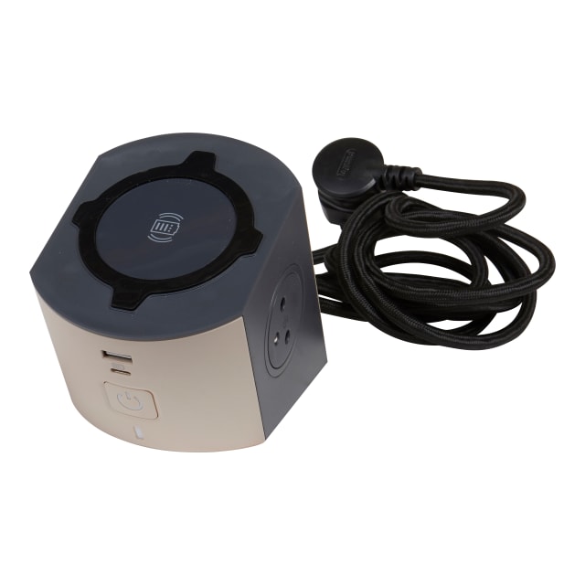 Multiprise de chevet avec LEGRAND Revolution détail produit Détails visibles de Multiprise de chevet avec induction USB A et C pour Multiprises