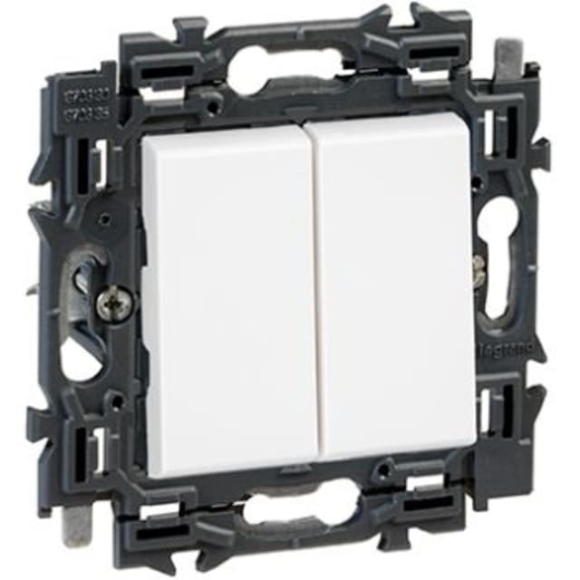 LEGRAND - Valena Next deux directions 10AX+poussoir 6A appareil complet blanc à griffes - 741551 LEGRAND - Valena Next deux directions 10AX+poussoir 6A appareil complet blanc à griffes - 741551