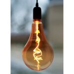 Ampoule LED filament spirale XL E27 dorée dimmable, configuration visible, vue complémentaire 3