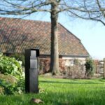 Poteau de jardin double avec boîte à câbles, finition noir, vue complémentaire 1