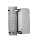 Kit de fixation sur poteau pour boîtier PLM43, en acier, vue complémentaire 1