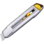 Cutter interlock 18 mm avec lame sécable, configuration visible, vue complémentaire 2