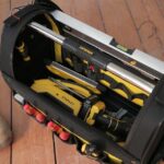 Sac à outils ouvert FatMax 18 pouces, finition Noir et jaune, vue complémentaire 3