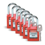 Six cadenas rouges à anse acier avec clés de consignation