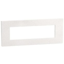 Plaque blanche allongée avec une grande ouverture rectangulaire