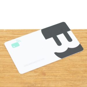 Carte RFID pour borne de recharge, forme et finition du produit visibles