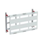 Structure modulaire à trois rangées vue de biais avec montants latéraux et fermetures rouges