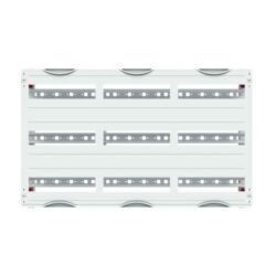 Module gris à trois rangées d’ouvertures et rails horizontaux avec passages supérieurs pour les câbles